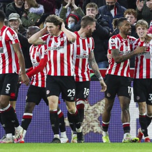  门兴格拉德巴赫绝杀弗莱堡，德甲保级大战白热化